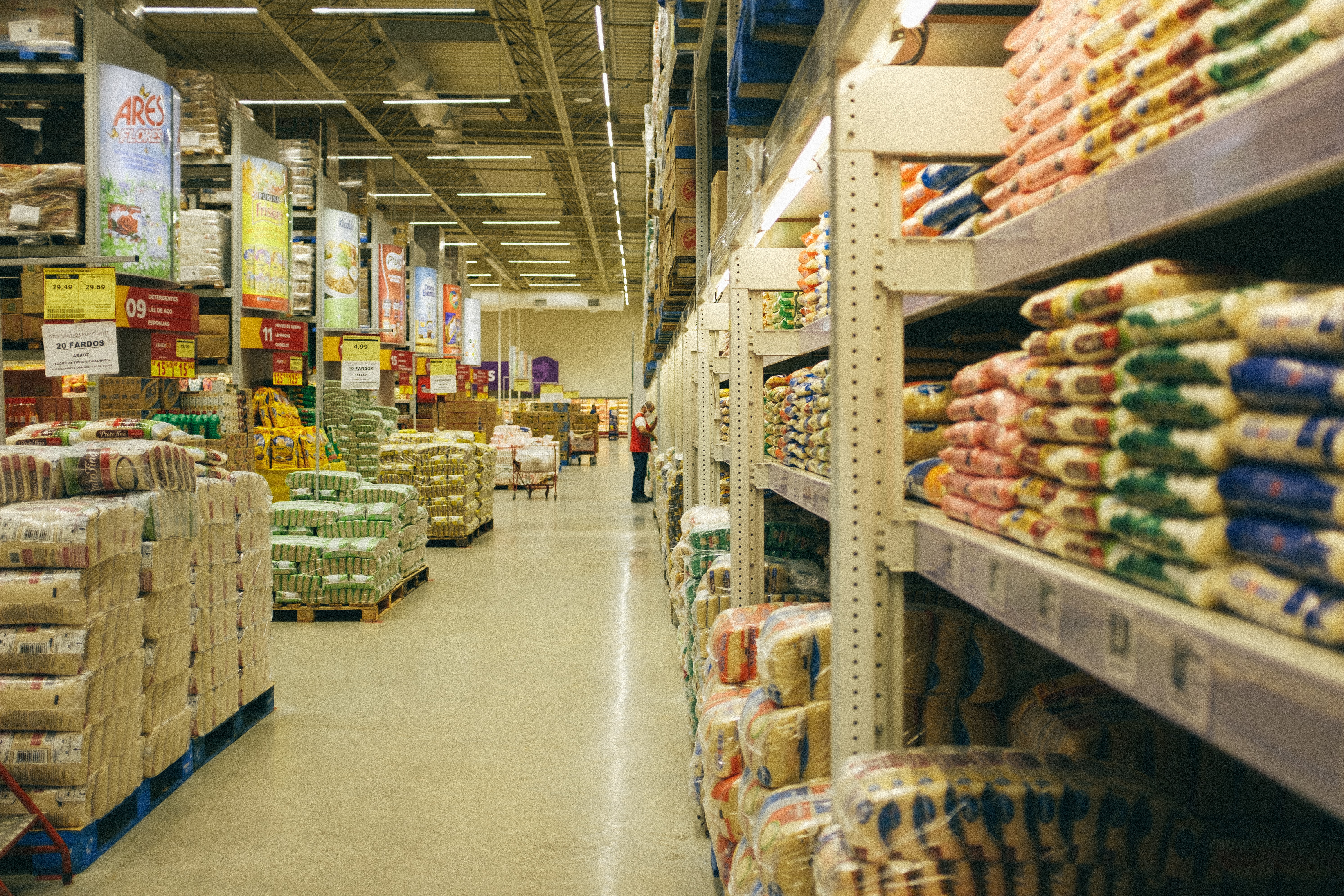 Grocery distribution center